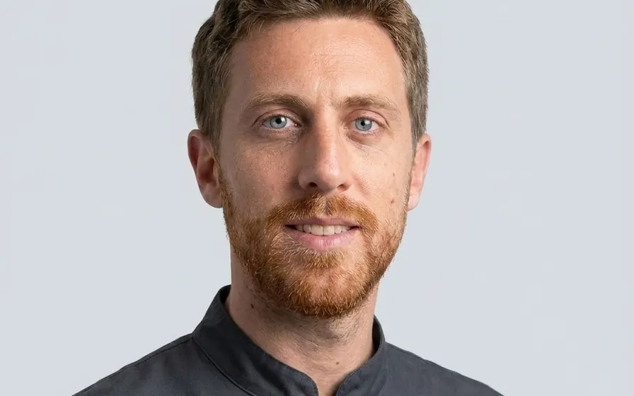 Il Dott. Andrea Di Stefano, odontoiatra dello studio dentistico di Ghezzano, Pisa
