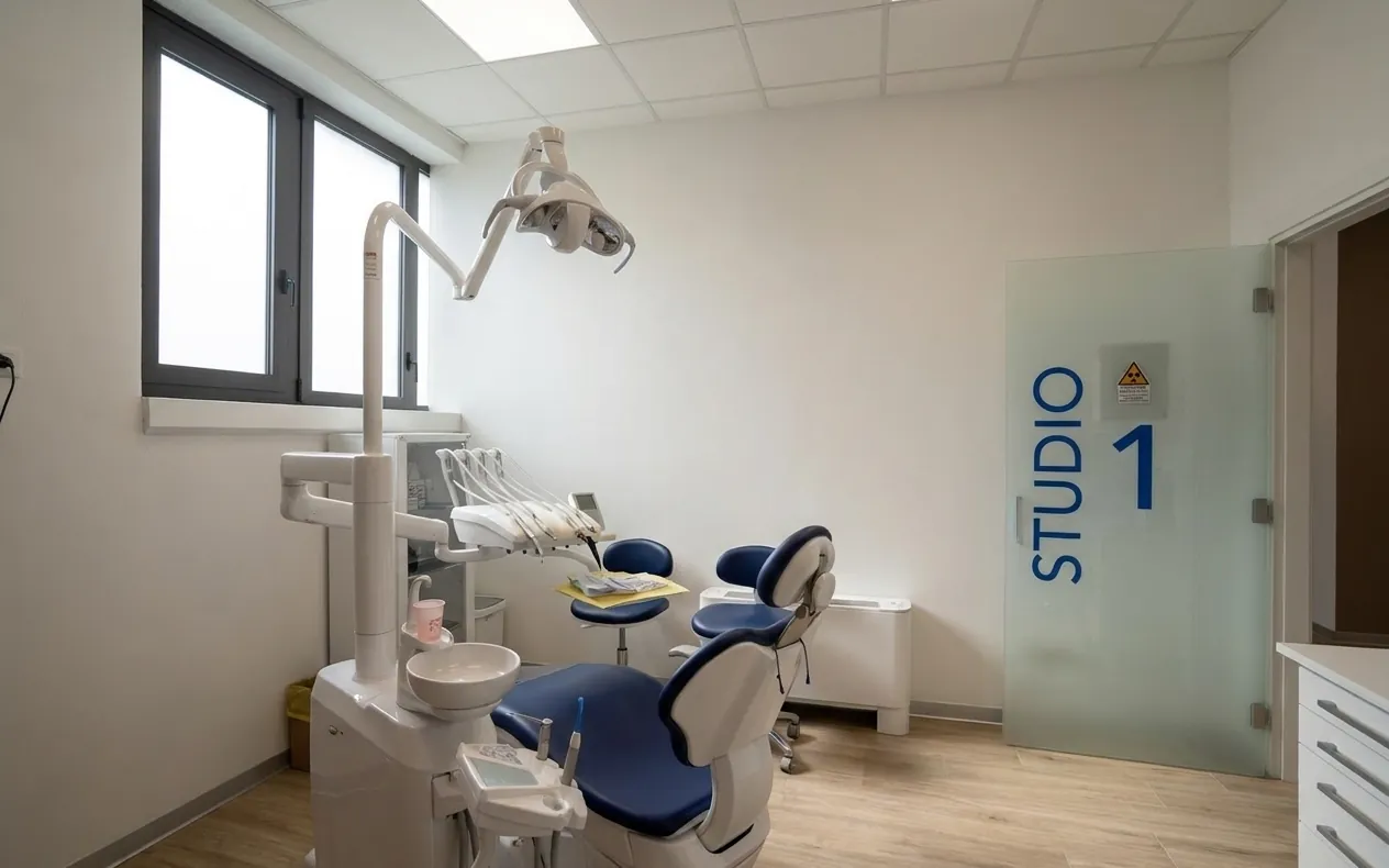 Il riunito della sala operativa 1 dello studio dentistico di Via Carducci a Ghezzano