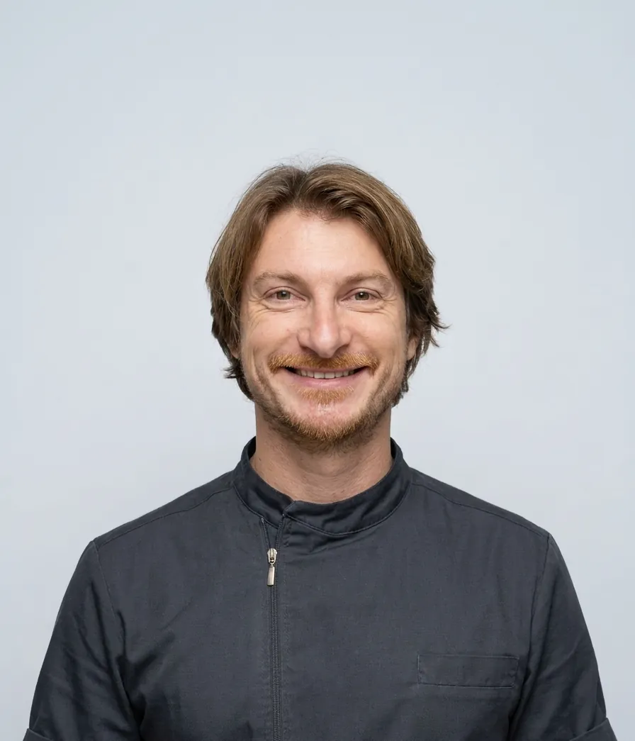 Dott. Edoardo Palla, direttore sanitario dello studio dentistico di Ghezzano, Pisa