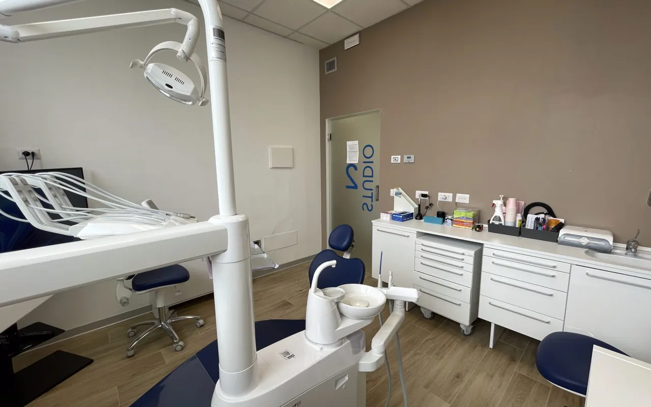 Una sala operativa dello studio dentistico del Dott. Edoardo Palla a Ghezzano