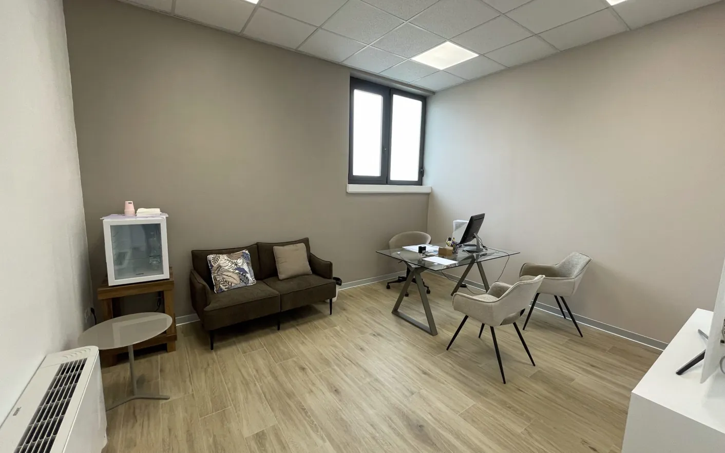 L'ufficio dello studio dentistico di Ghezzano dove si legge il piano di cura