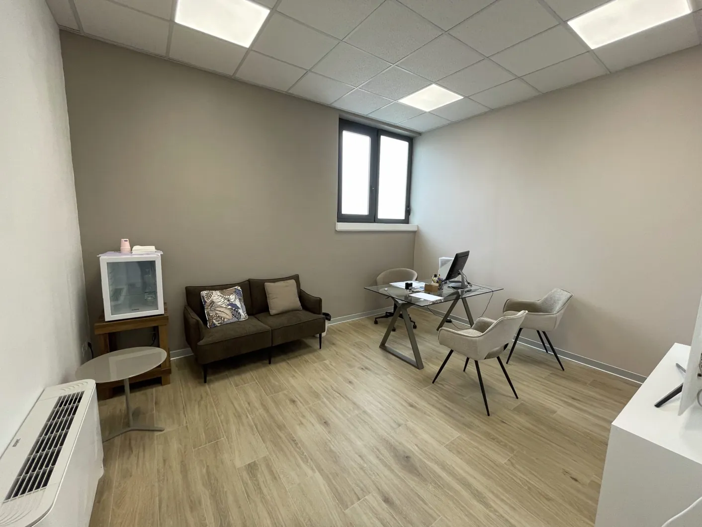 L'ufficio dello studio dentistico di Ghezzano dove si legge il piano di cura